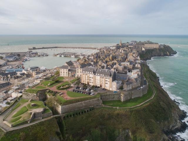 Luftaufnahme der Haute Ville von Granville