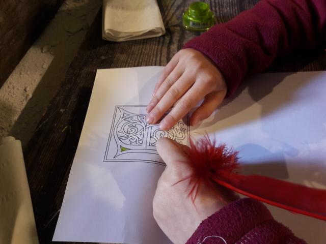 Atelier enluminure à l'Abbaye de la Lucerne dans le cadre du festival Festi'Récré