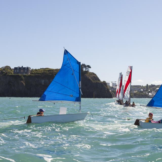 Optimist 1 navigation boat