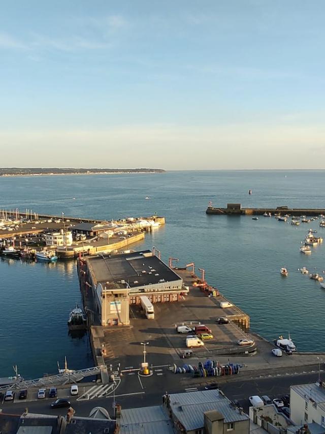 Vue Sur Le Port Et Carolles