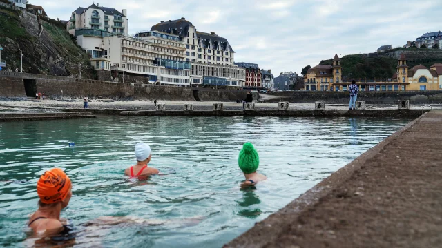 Bain En Eau Froide Avec L'Association Au Bain Quotidien Credit Otgtm Lea Guillotte 37859 1920px 5
