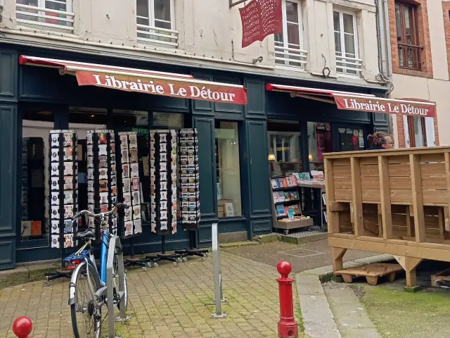 Buchhandlung Le Detour 02
