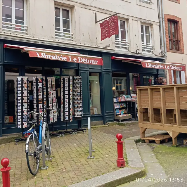 Buchhandlung Le Detour 02