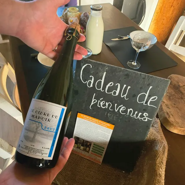 Je M Immerge Dans Le Quotidien Paysan De La Ferme Du Manoir D Anctoville