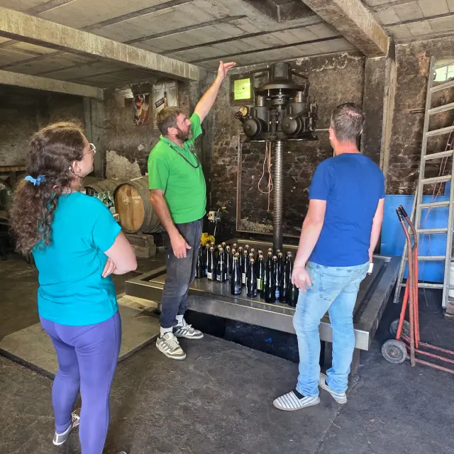 Je M Immerge Dans Le Quotidien Paysan De La Ferme Du Manoir D Anctoville